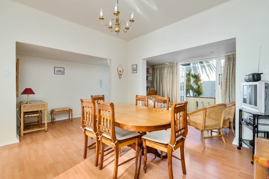 2 Bedroom Property for Sale in Sea Point Western Cape